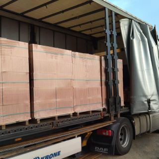 6. 9. 2022 jsme zahájili dodávku cihel pro rodinný dům v Pardubicích. Součástí dodávky bude 4 800 ks cihel Porotherm Profi...